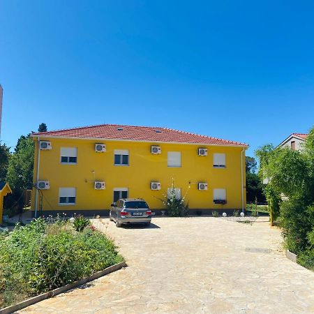 Kaštela Spacious Apartment Close To The Sea In Kastel Luksic מראה חיצוני תמונה