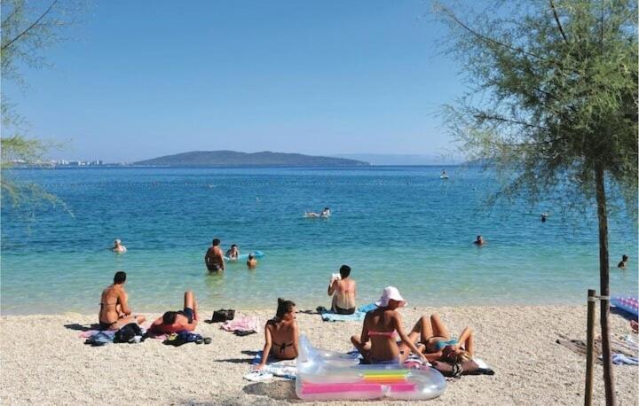 Kaštela Spacious Apartment Close To The Sea In Kastel Luksic מראה חיצוני תמונה