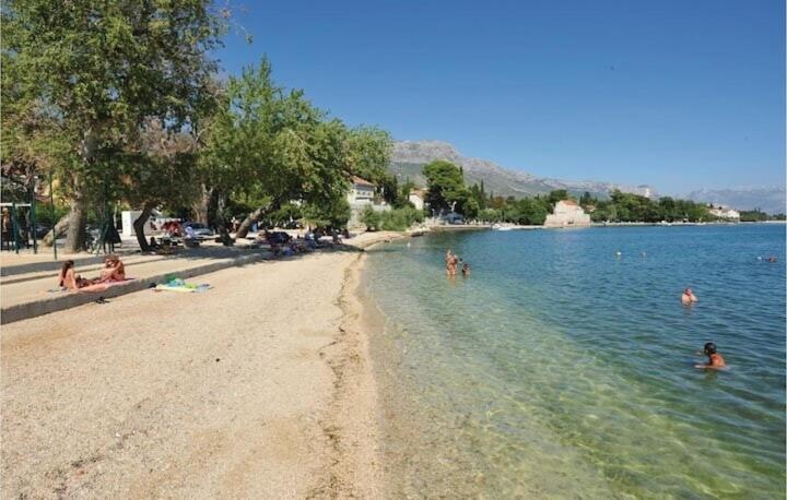 Kaštela Spacious Apartment Close To The Sea In Kastel Luksic מראה חיצוני תמונה