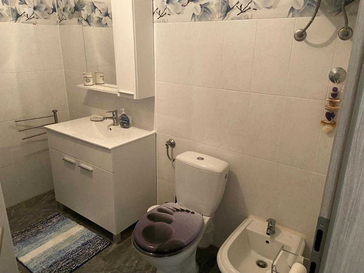 Kaštela Spacious Apartment Close To The Sea In Kastel Luksic מראה חיצוני תמונה