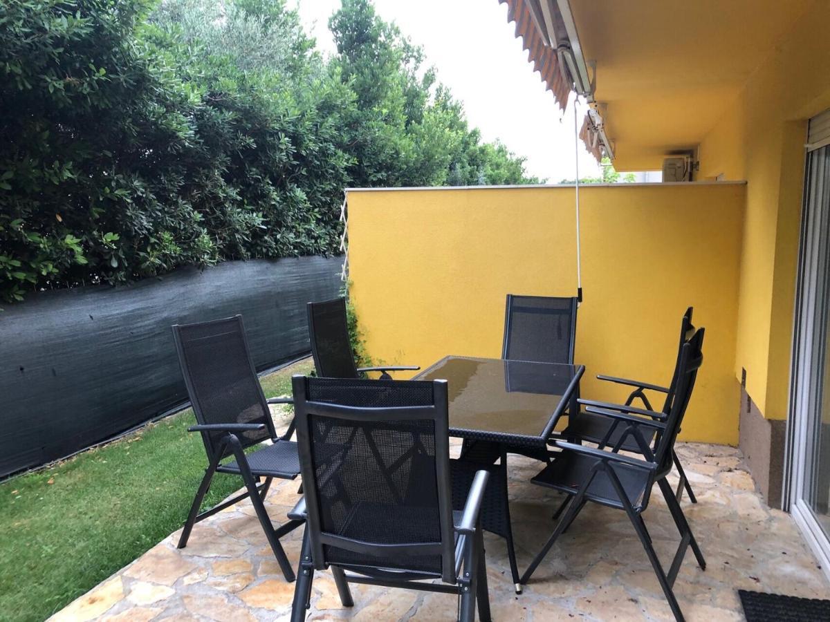 Kaštela Spacious Apartment Close To The Sea In Kastel Luksic מראה חיצוני תמונה