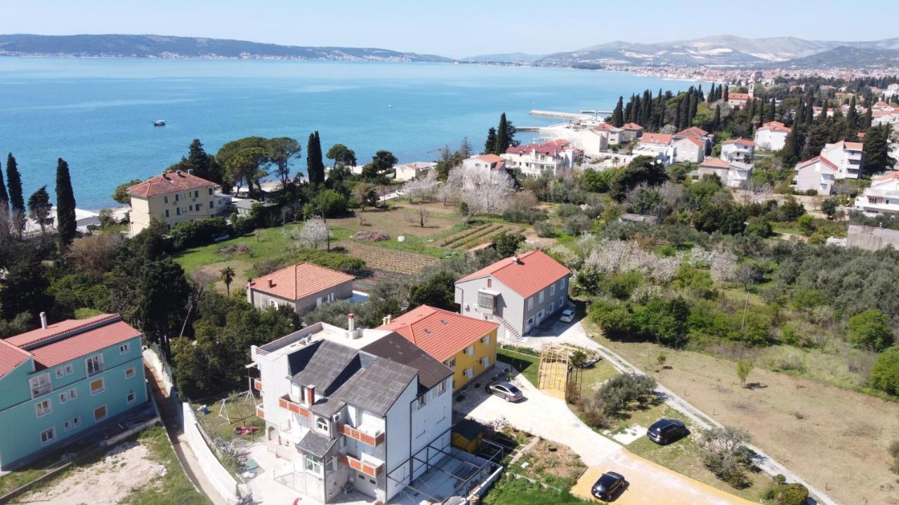 Kaštela Spacious Apartment Close To The Sea In Kastel Luksic מראה חיצוני תמונה
