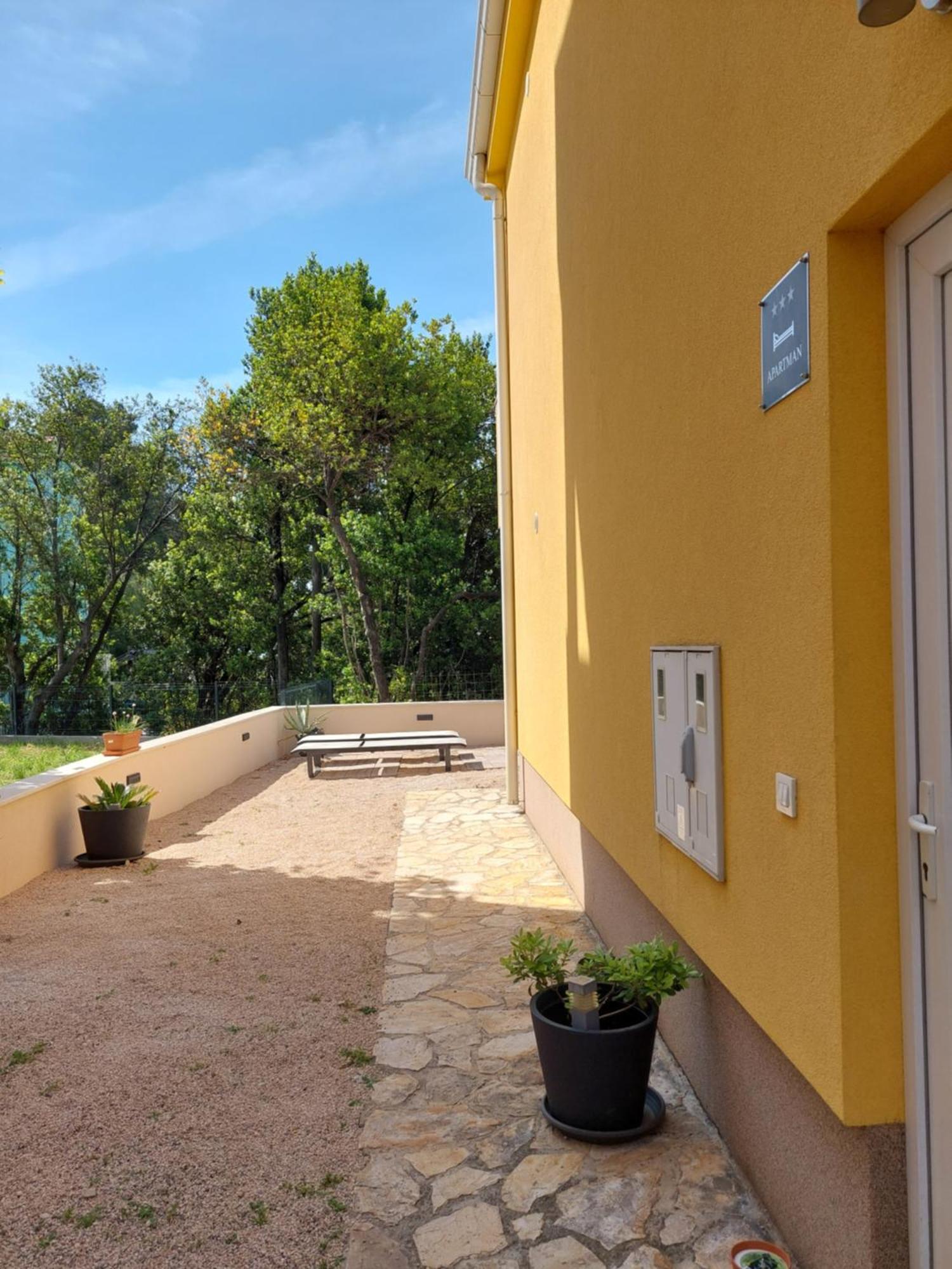 Kaštela Spacious Apartment Close To The Sea In Kastel Luksic מראה חיצוני תמונה
